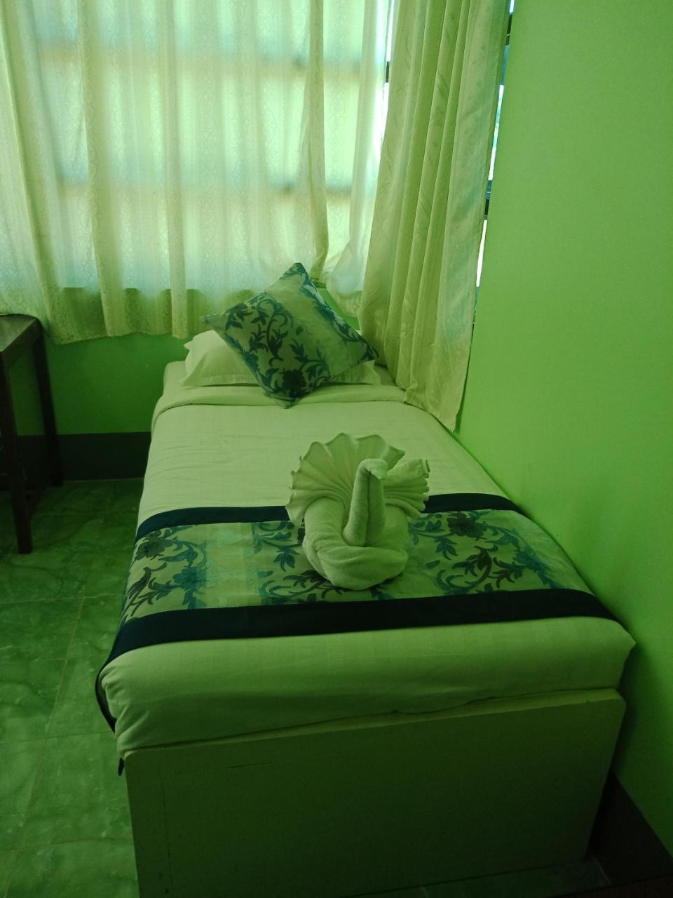 Nay Chi Lin Hotel Pathein Exteriér fotografie